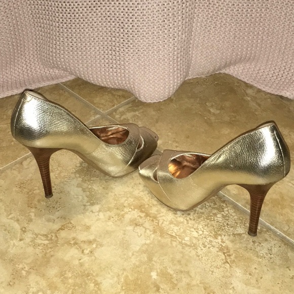 Jessica Simpson Badoline Gold heels 7.5 - Picture 4 of 5